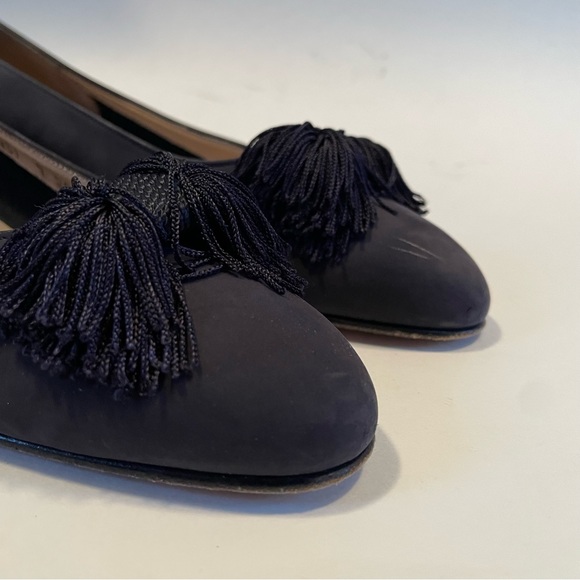 Salvatore Ferragamo block heel tassel pumps Size 7 narrow - Picture 5 of 11